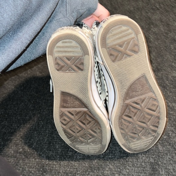 Converse size 6 women’s - Picture 5 of 5